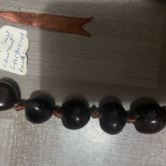 YVES SAINT LAURENT - (Attributed to)
Necklace of lacquered shell pearls - Picture 8 of 8